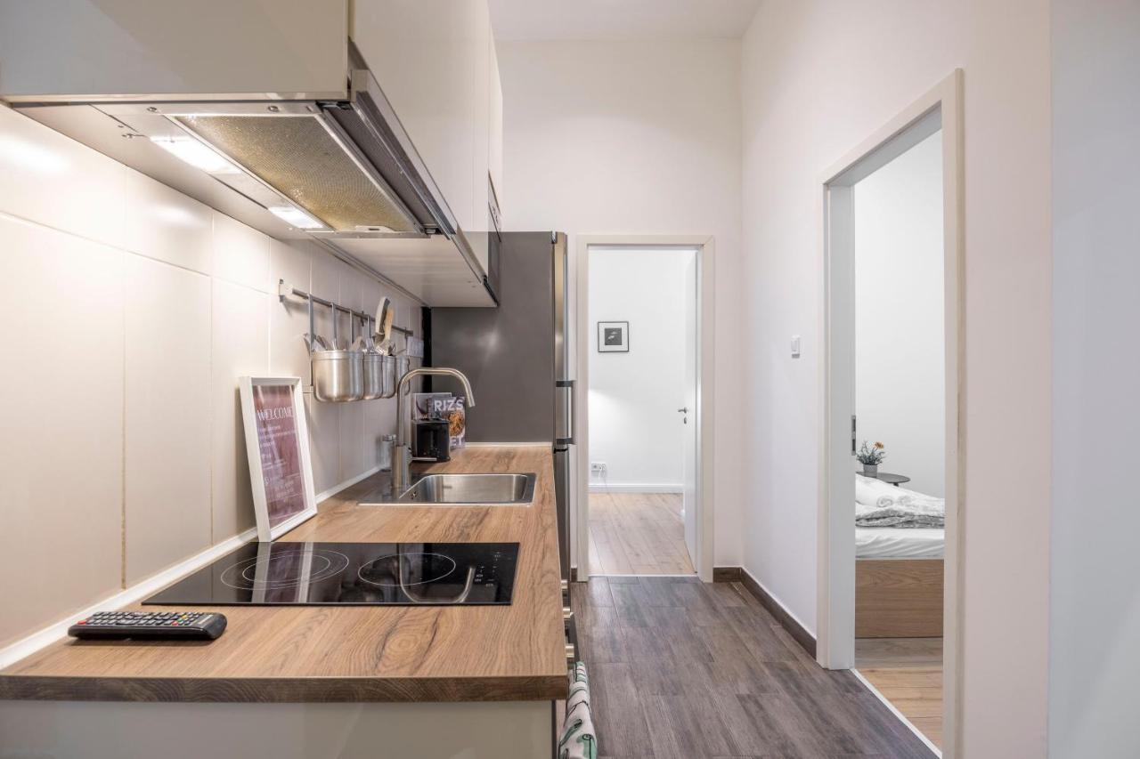 Central Grand Apartment With 5Bedrm 2Bathroom Budapest Eksteriør bilde