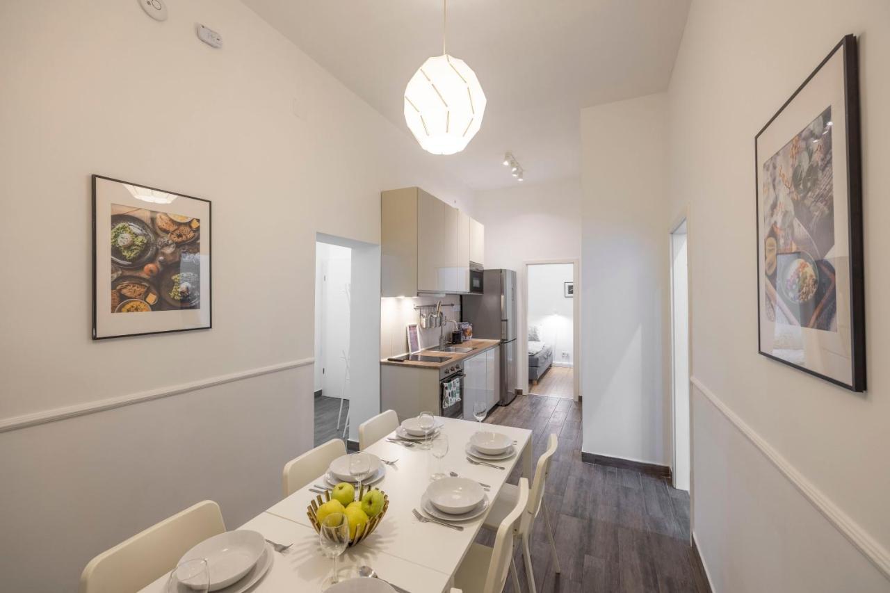 Central Grand Apartment With 5Bedrm 2Bathroom Budapest Eksteriør bilde