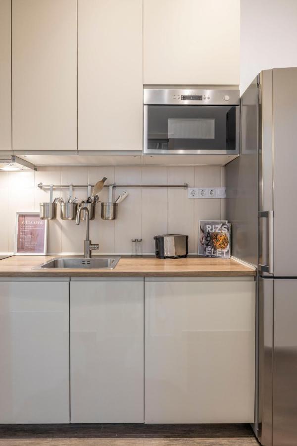 Central Grand Apartment With 5Bedrm 2Bathroom Budapest Eksteriør bilde