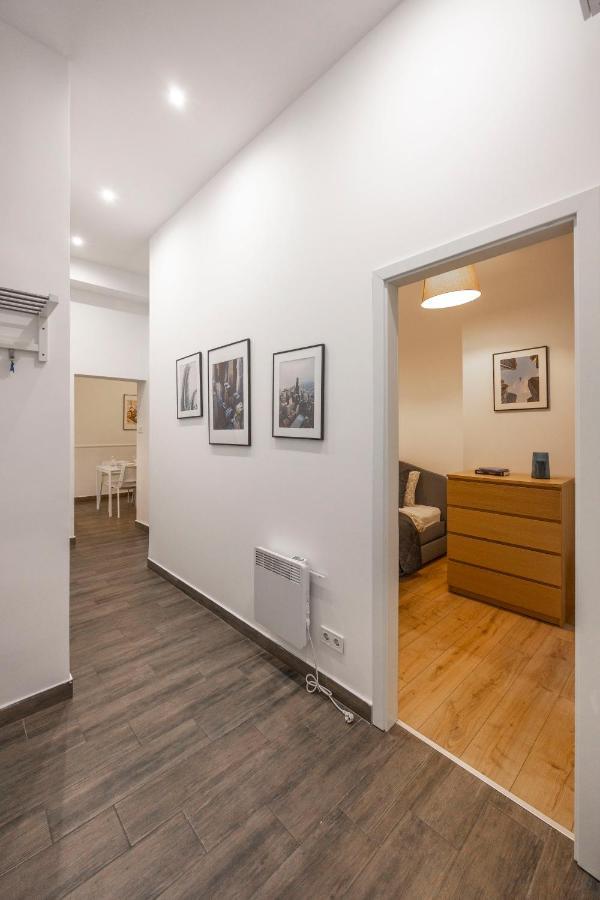 Central Grand Apartment With 5Bedrm 2Bathroom Budapest Eksteriør bilde