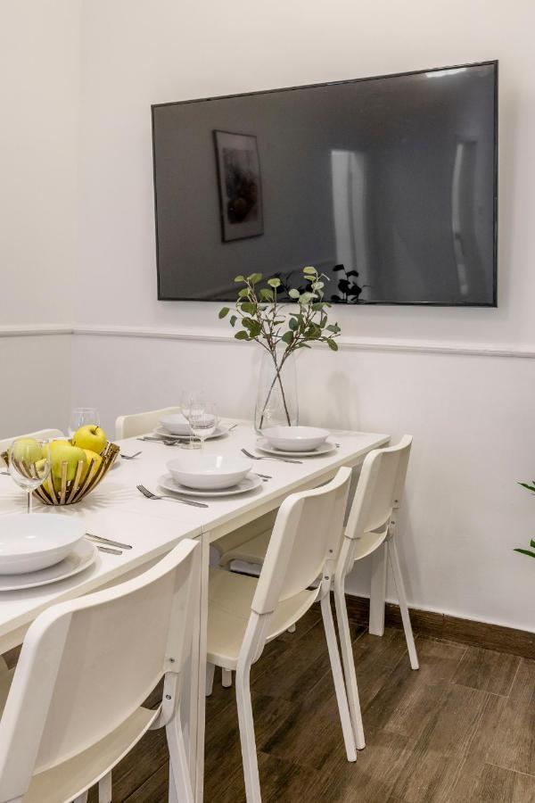 Central Grand Apartment With 5Bedrm 2Bathroom Budapest Eksteriør bilde