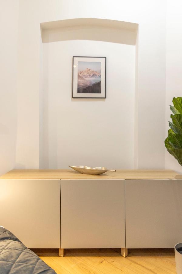 Central Grand Apartment With 5Bedrm 2Bathroom Budapest Eksteriør bilde